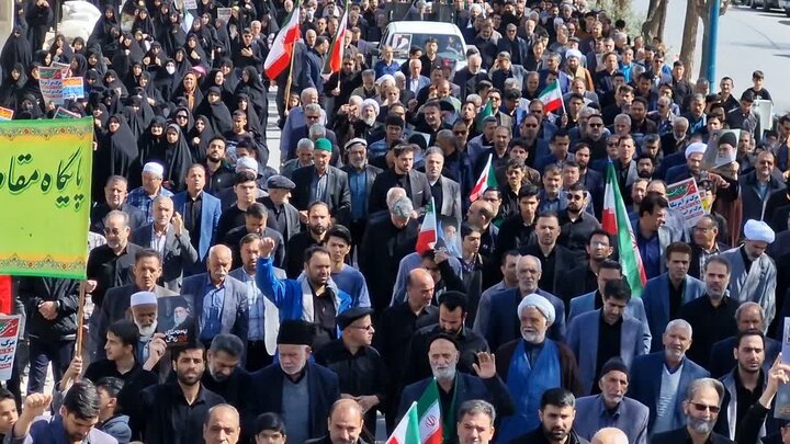 تصاویر/ حماسه زارچی ها در نماز جمعه و راهپیمایی سراسری۱۴اسفند۱۴۰۴