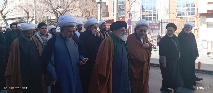 تجمع روحانیون شهر اراک در مدرسه علمیه محمد ابراهیم خوانساری