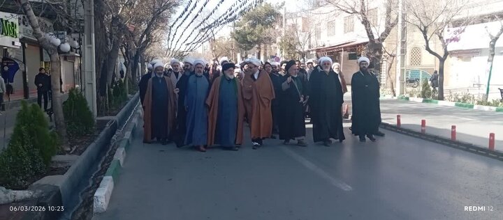 تجمع روحانیون شهر اراک در مدرسه علمیه محمد ابراهیم خوانساری
