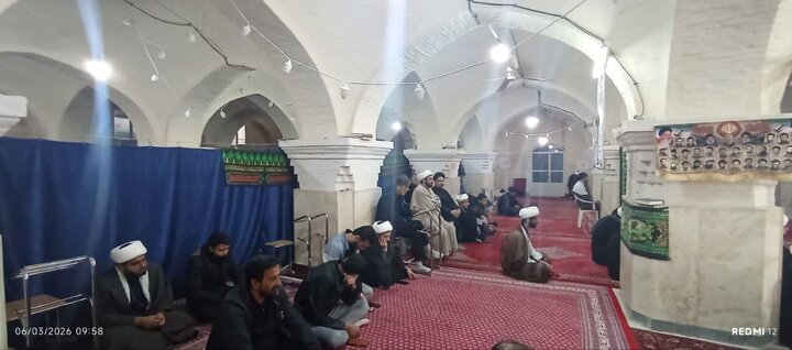تجمع روحانیون شهر اراک در مدرسه علمیه محمد ابراهیم خوانساری