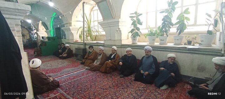 تجمع روحانیون شهر اراک در مدرسه علمیه محمد ابراهیم خوانساری