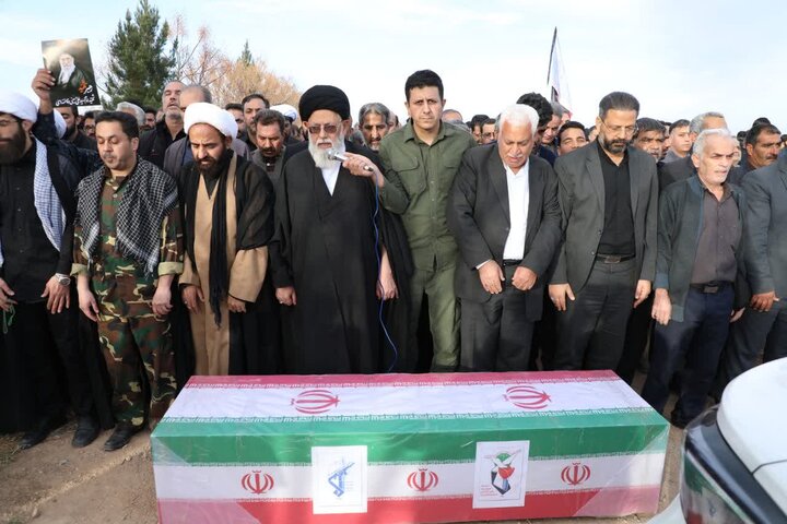 تصاویر/ خاکسپاری شهید محمدرضا آرزو در روستای خویدک