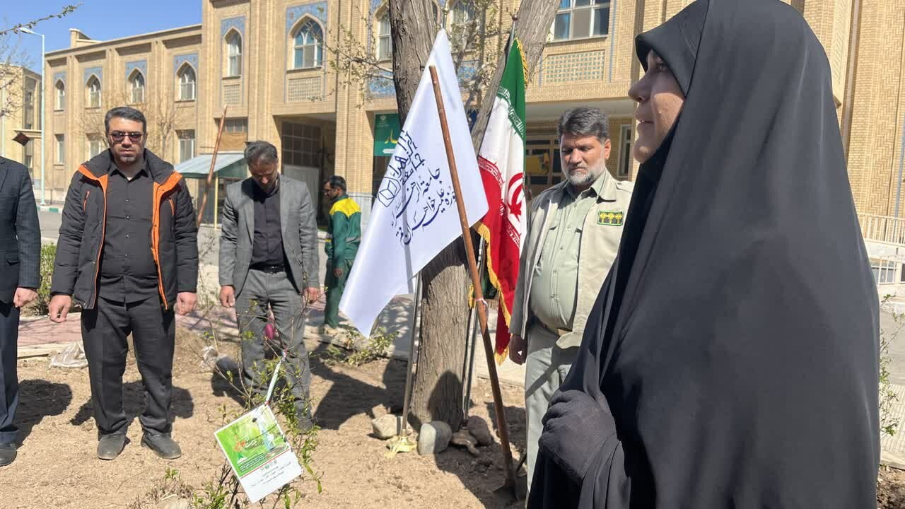 روز درختکاری در جامعه الزهرا