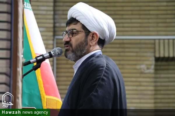 امام جمعه ابهر: هرکه خبرگان برگزید، پشتش ایستاده‌ایم