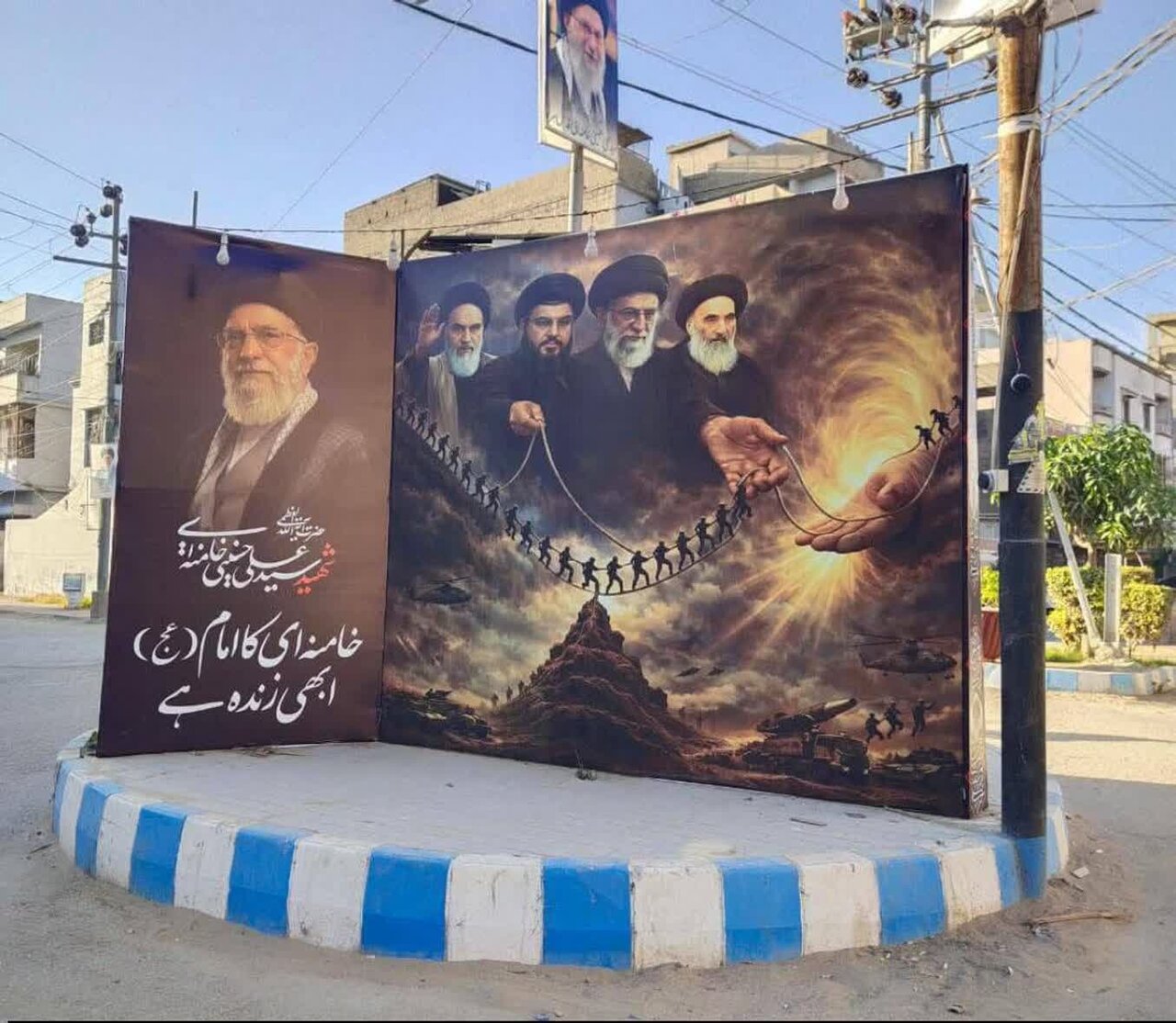 بنرهای تشکلهای خودجوش مردمی با موضوع شهادت امام خامنه‌ای در پاکستان