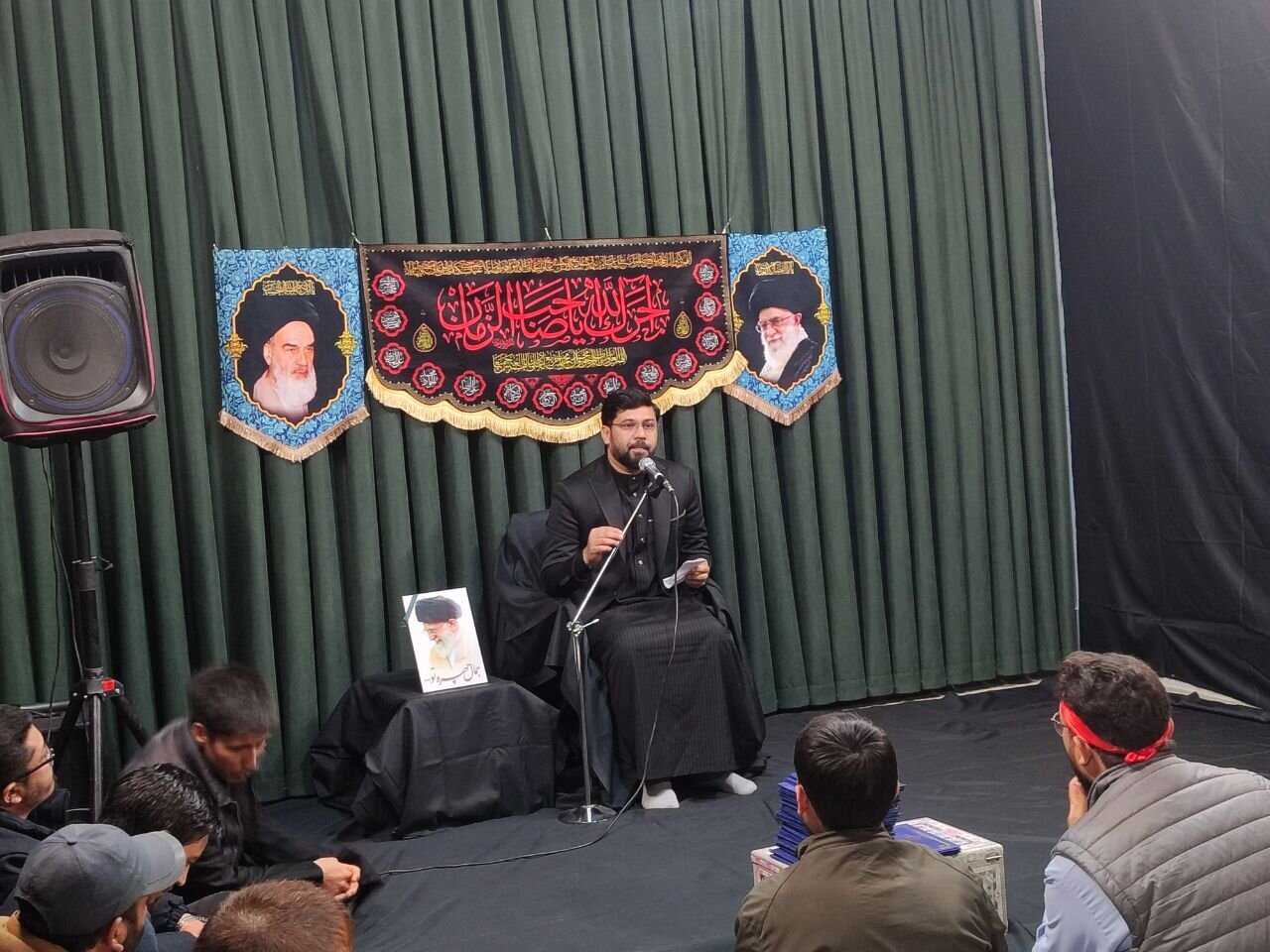 قم المقدسہ میں دفترِ نمائندگیِ ولیِّ فقیہ کے زیرِ اہتمام رہبرِ معظم کی شہادت کی پہلی شبِ جمعہ پر قرآن خوانی اور مجلسِ ترحیم