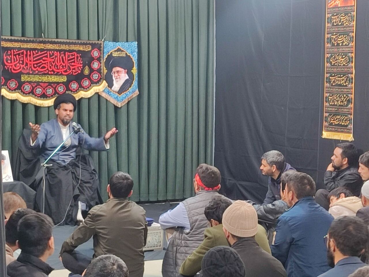 قم المقدسہ میں دفترِ نمائندگیِ ولیِّ فقیہ کے زیرِ اہتمام رہبرِ معظم کی شہادت کی پہلی شبِ جمعہ پر قرآن خوانی اور مجلسِ ترحیم
