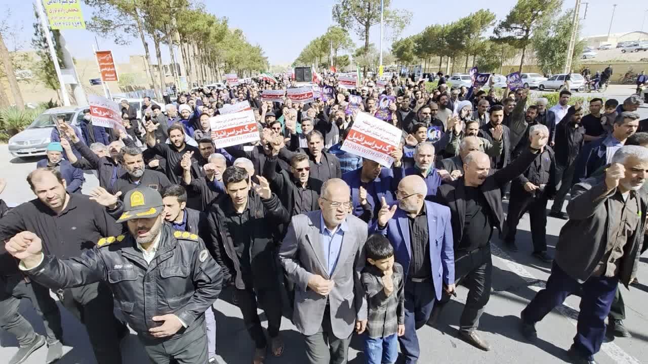 فیلم| حماسه میبدی ها در اولین جمعه پس از شهادت امام خامنه ای