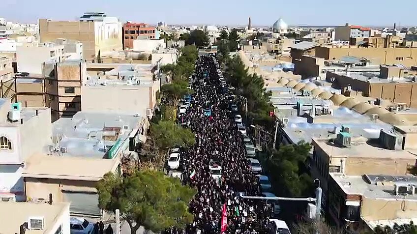 فیلم | تصاویر هوایی از خروش مقتدرانه مردم دامغان بعد از اقامه نماز جمعه این شهرستان