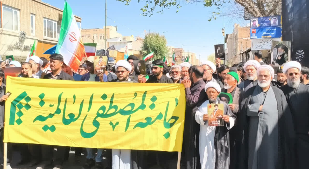 طلاب غیر ایرانی مقیم قم با آرمانهای امام شهید پیمان دوباره بستند