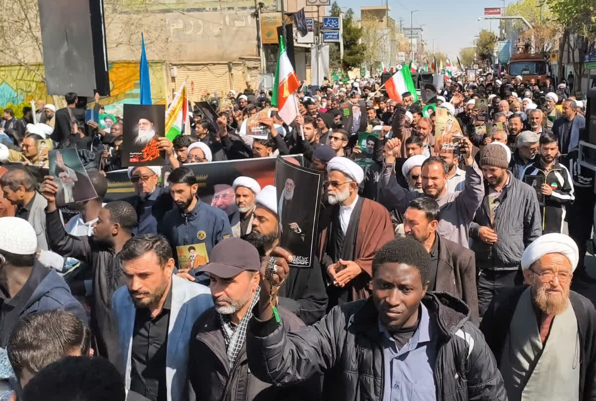 Daliban Hauza ’Yan Ƙasashen Waje Mazauna Qom Sun Sabunta Alƙawari da Tabbata kan Manufofin Shaheed Imam Khamenei