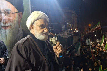 ملت ایران راه رهبر شهید را با قاطعیت ادامه می‌دهد