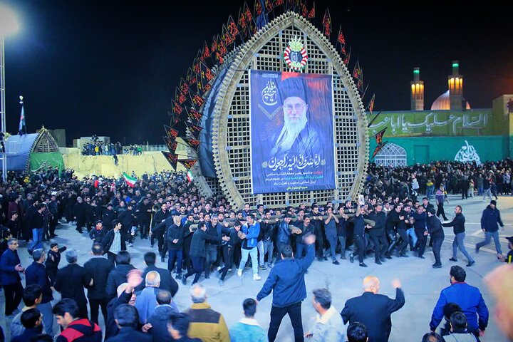 تصاویر/ اجتماع حماسی مردم اردکان در خونخواهی رهبر شهید وتشییع شهید رمضان