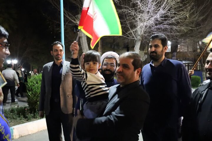 تصاویر/ بازدید معاون استانداریزد و مدیرکل آموزش ومرکرش از موکب های دانش آموزان