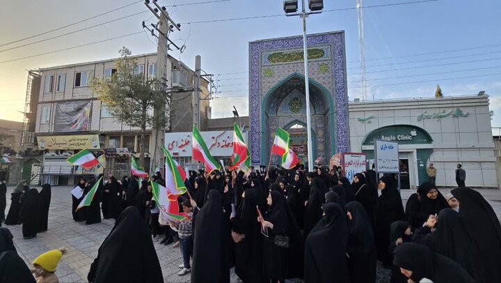 تصاویر/ همایش و اجتماع زینبیون در خونخواهی رهبر شهید در سیرجان