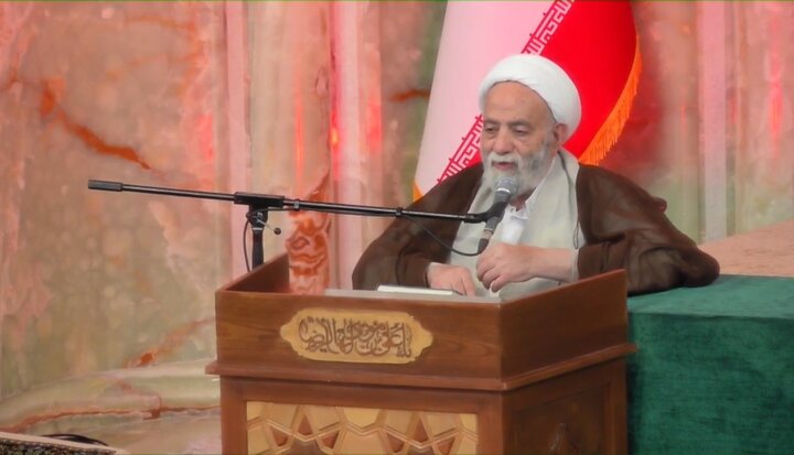 اللہ تعالیٰ سادہ ترین اشیاء کے ذریعہ بھی عظیم تبدیلیاں برپا کر دیتا ہے