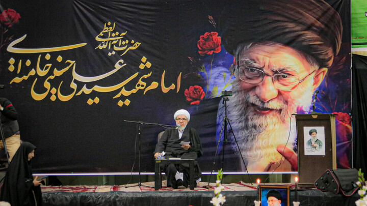 تصاویر/مراسم بزرگداشت امام شهید آیت الله سید علی حسینی خامنه ای در همدان
