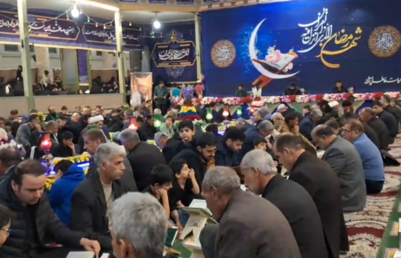 فیلم| بزرگترین محفل قرآنی در اشکذر در هفتمین روز شهادت امام خامنه ای