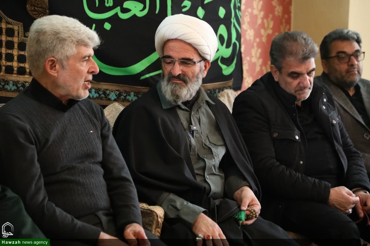 تصاویر/ حضور مسئولان استان سمنان در منزل مهندس شهید «شایان تبریزی امجد»
