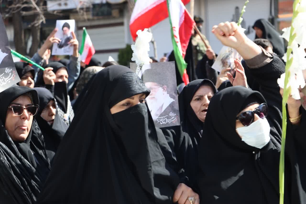 تصاویر / اجتماع بانوان شهر محمدیه و مهرگان قزوین در رثای  قائد امت