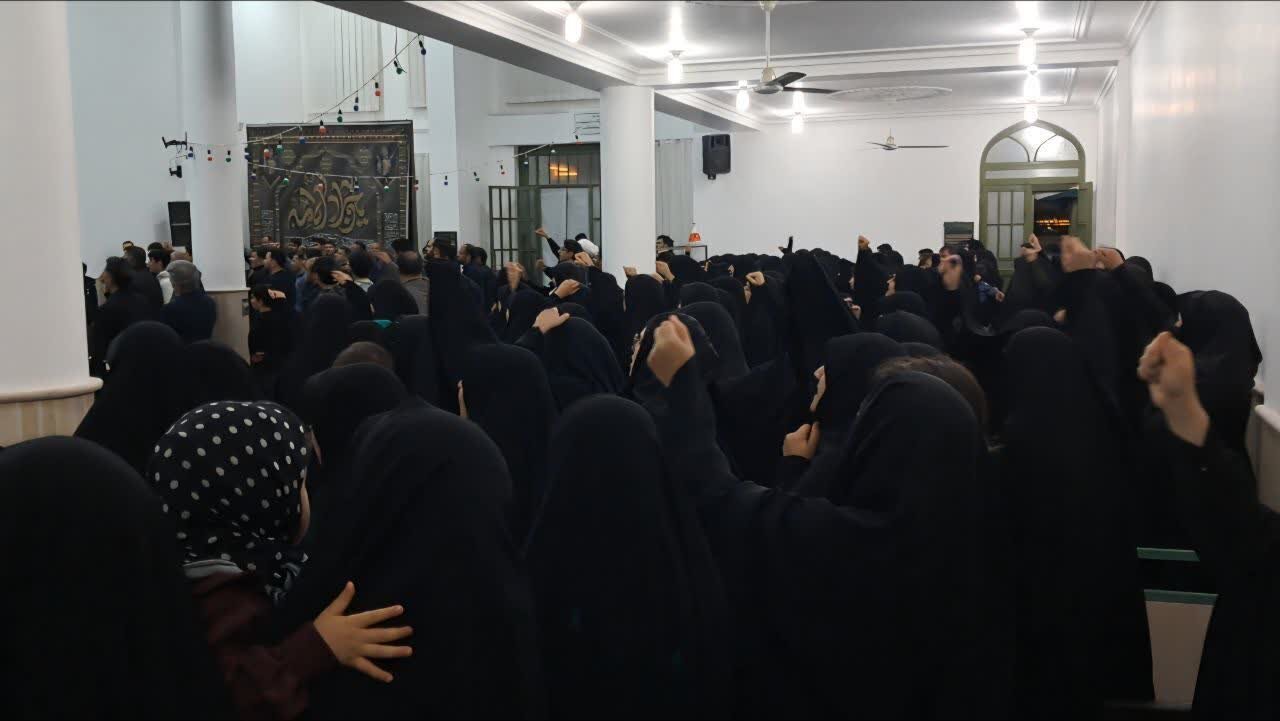 بانوان طلبه اشکذری در کنار اقشار جامعه فریاد خونخواهی سر می‌دهند