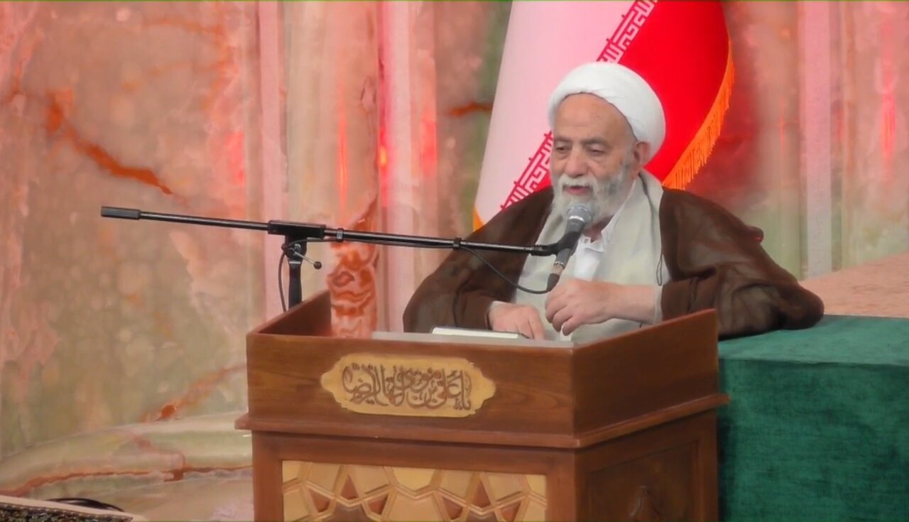 اللہ تعالیٰ سادہ ترین اشیاء کے ذریعہ بھی عظیم تبدیلیاں برپا کر دیتا ہے