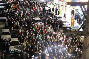 فیلم | خیزش مردم انقلابی و میهن پرست کمالشهر در پی شهادت رهبر معظم انقلاب