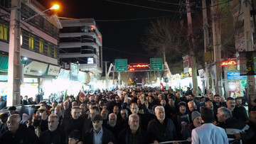 تصاویر/ هفتمین شب از حضور باشکوه مردم ولایتمدار کمالشهر در سوگ شهید امام خامنه ای و دفاع از میهن عزیزمان