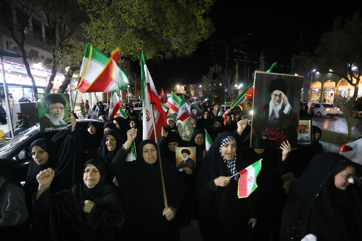 تصاویر / مراسم هفتمین شهادت امام شهید در میدان های شهر اصفهان