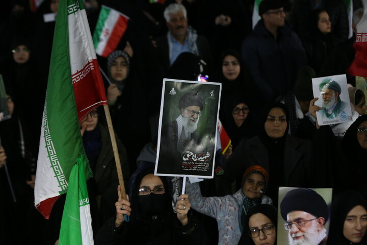 تصاویر / مراسم هفتمین شهادت امام شهید در میدان های شهر اصفهان