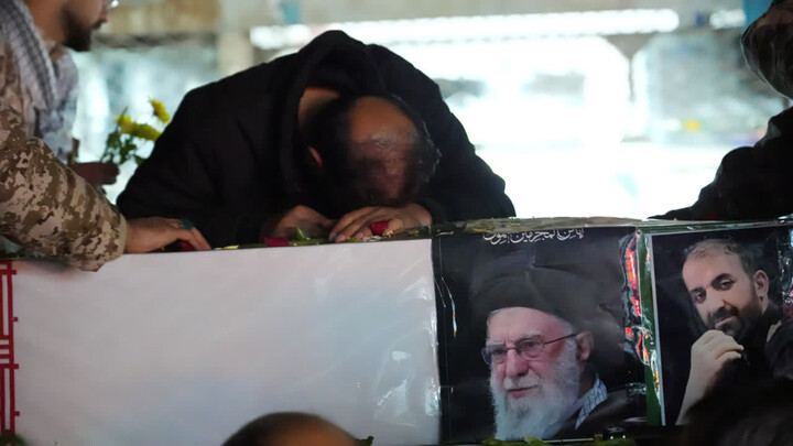 هفتمین شب از حضور باشکوه مردم ولایتمدار کمال‌شهر در سوگ شهید امام خامنه ای و دفاع از میهن عزیزمان