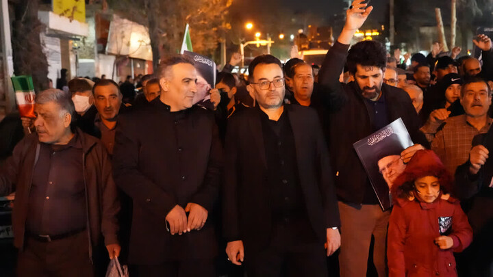 هفتمین شب از حضور باشکوه مردم ولایتمدار کمال‌شهر در سوگ شهید امام خامنه ای و دفاع از میهن عزیزمان