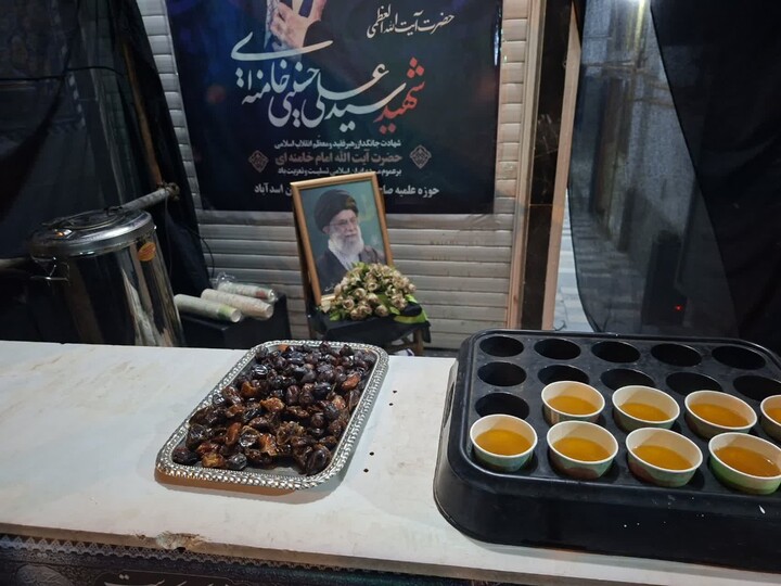 تصاویر / برگزاری ایستگاه صلواتی توسط طلاب مدرسه علمیه صاحب‌ الزمان(عج) اسدآباد