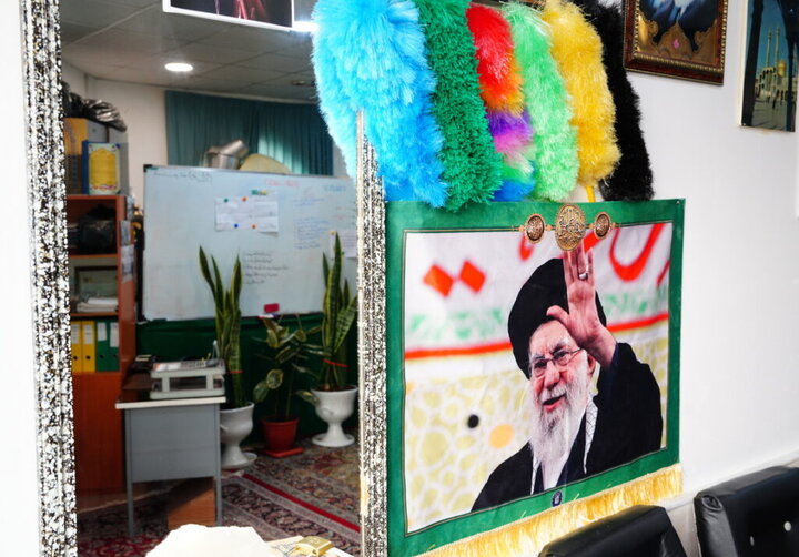 تصاویر امام شهید ایران در صحن و سرای حرم بانوی کرامت