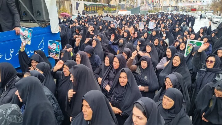 تصاویر / تشییع با شکوه پیکر مطهر شهیدان «امیررضا شیراوند» و «یاسر خویشوند» در نهاوند