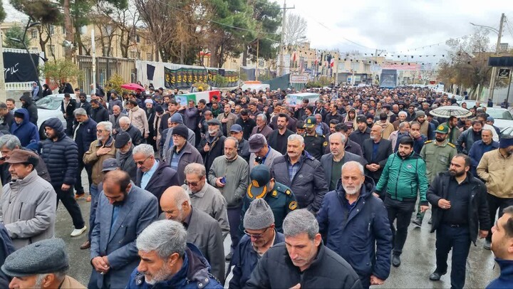 تصاویر / تشییع با شکوه پیکر مطهر شهیدان «امیررضا شیراوند» و «یاسر خویشوند» در نهاوند
