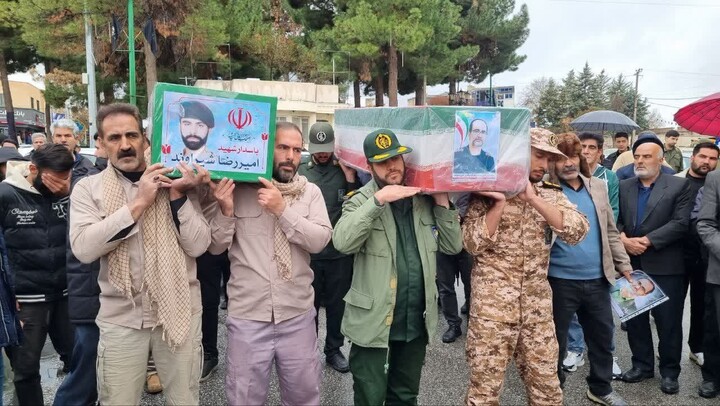 تصاویر / تشییع با شکوه پیکر مطهر شهیدان «امیررضا شیراوند» و «یاسر خویشوند» در نهاوند