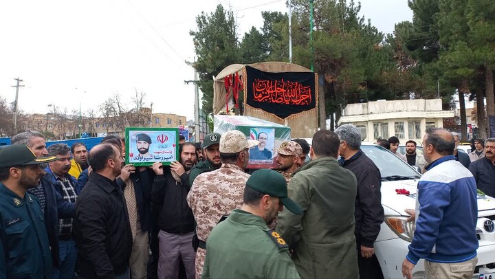 تصاویر / تشییع با شکوه پیکر مطهر شهیدان «امیررضا شیراوند» و «یاسر خویشوند» در نهاوند