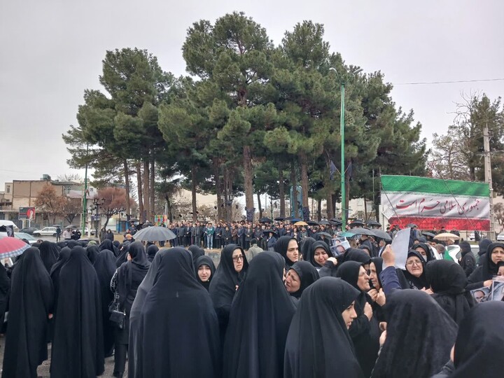 تصاویر / تشییع با شکوه پیکر مطهر شهیدان «امیررضا شیراوند» و «یاسر خویشوند» در نهاوند