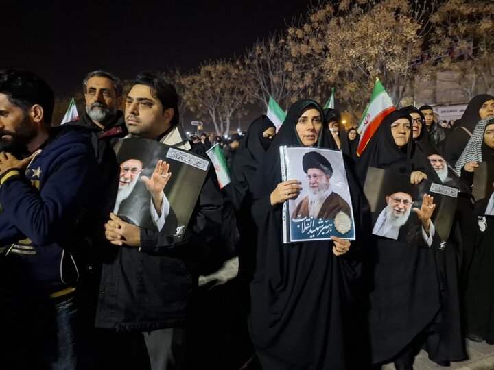 تصاویر | مراسم وداع شهدای حمله جنایتکارانه آمریکایی و صهیونی در کاشان
