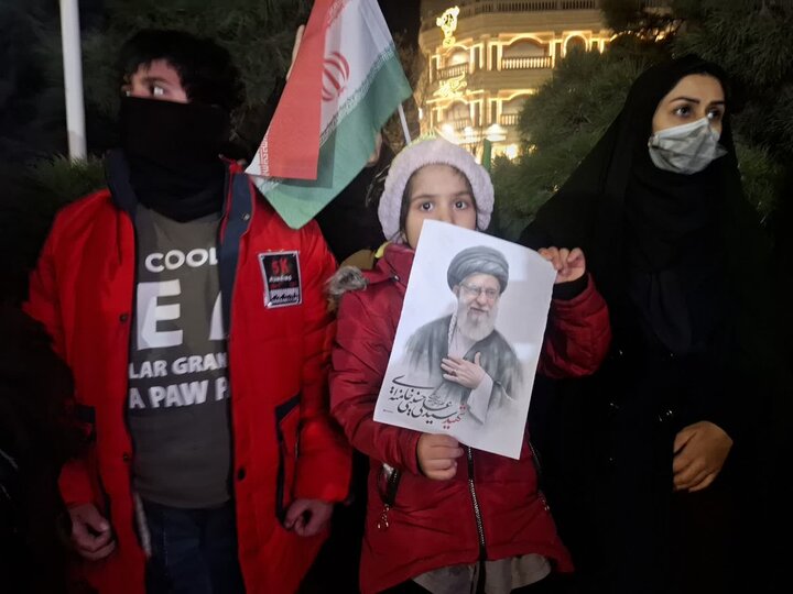 تصاویر | مراسم وداع شهدای حمله جنایتکارانه آمریکایی و صهیونی در کاشان