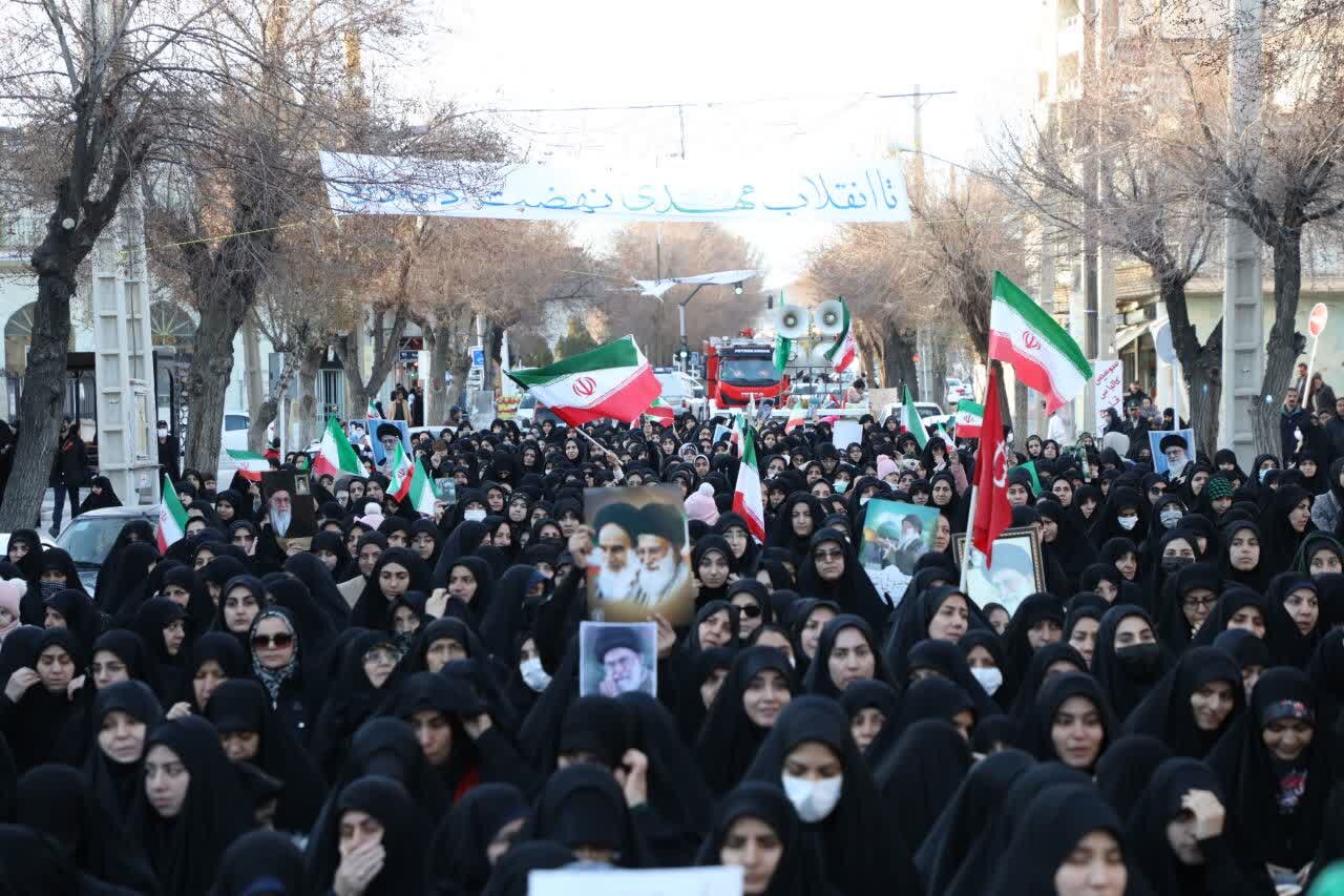 استقامت در مسیر حق جزء شاخص‌های منتظران واقعی است 