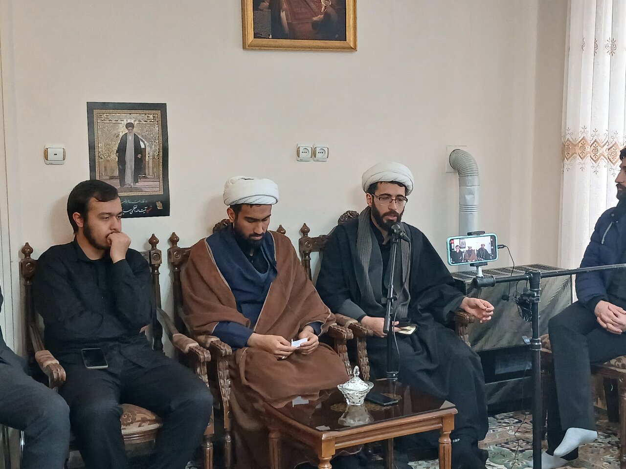 مبنای انقلاب اسلامی نفی سلطه طاغوت و استکبار است