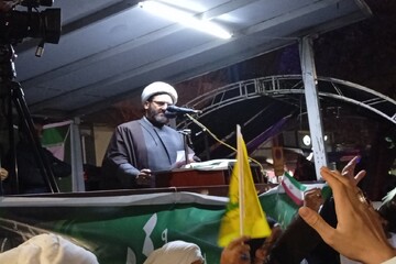 ملت ایران همان مسیر امام حسین (علیه السلام) را ادامه می‌دهد/ تن به ذلت نخواهیم داد