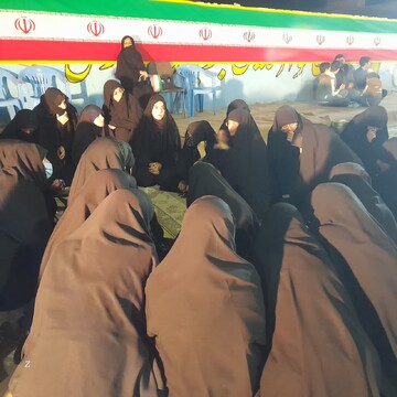 سومین شب برپایی موکب مدرسه علمیه حضرت زهرا (س) میبد با محوریت ایام شهادت رهبر شهید