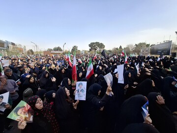 تصاویر/ بیعت کاشانی ها با رهبر سوم انقلاب اسلامی