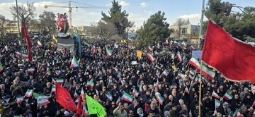تصاویر/ بیعت مردم اراک با منتخب خبرگان ملت