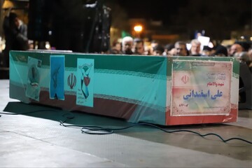 تصاویر/ مراسم شبی با شهید والامقام علی اسفندانی در میدان و حسینیه شهدای اراک
