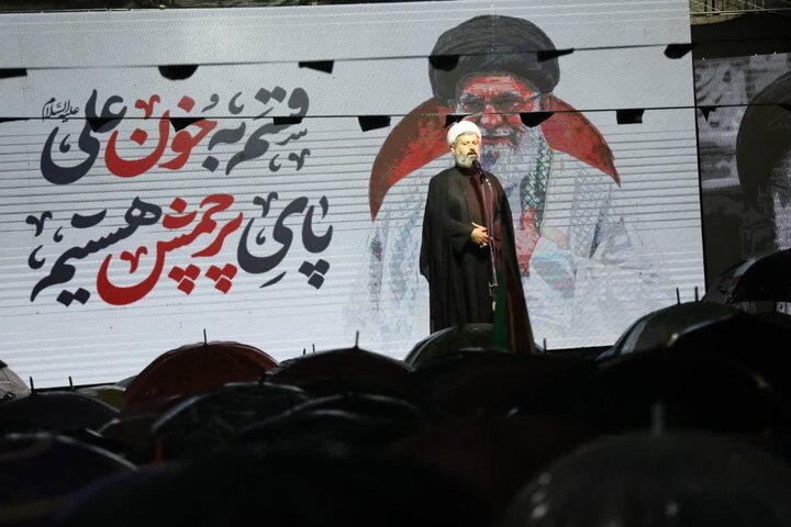 تصاویر/ راهپیمایی مردم عزادار رشت در اولین شب قدر