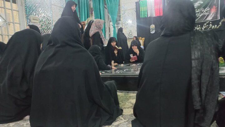 تصاویر/ فعالیت مدرسه علمیه فاطمه الزهرا کشکوئیه در حاشیه تجمع مردمی